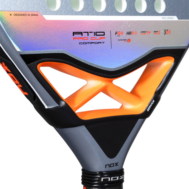 Pala Nox AT10 Pro Cup Comfort 2025 Agustín Tapia