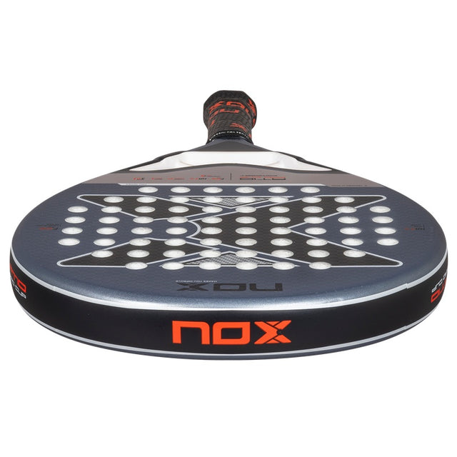 Pala Nox AT10 Pro Cup Comfort 2025 Agustín Tapia